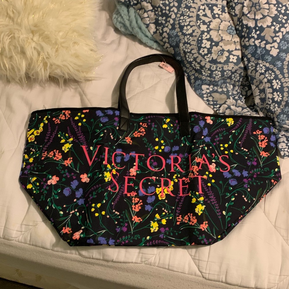 New with tags Victoria Secret tote